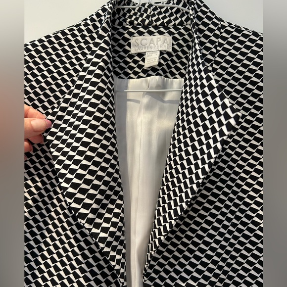 Beautiful black and white blazer - Picture 2 of 5